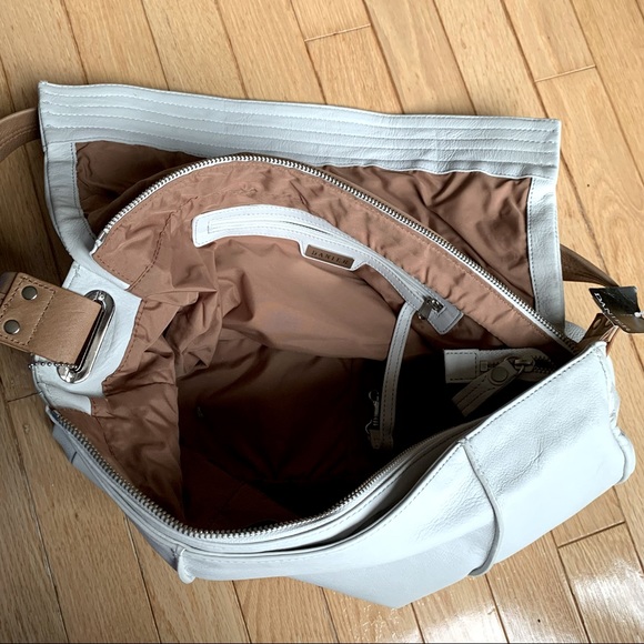 Cream Leather Messenger Shoulder Bag Danier - Picture 4 of 4